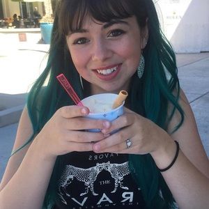 Meet your Posher, Rachel